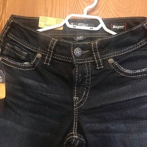 Woman’s silver super soft jeans. New with tags